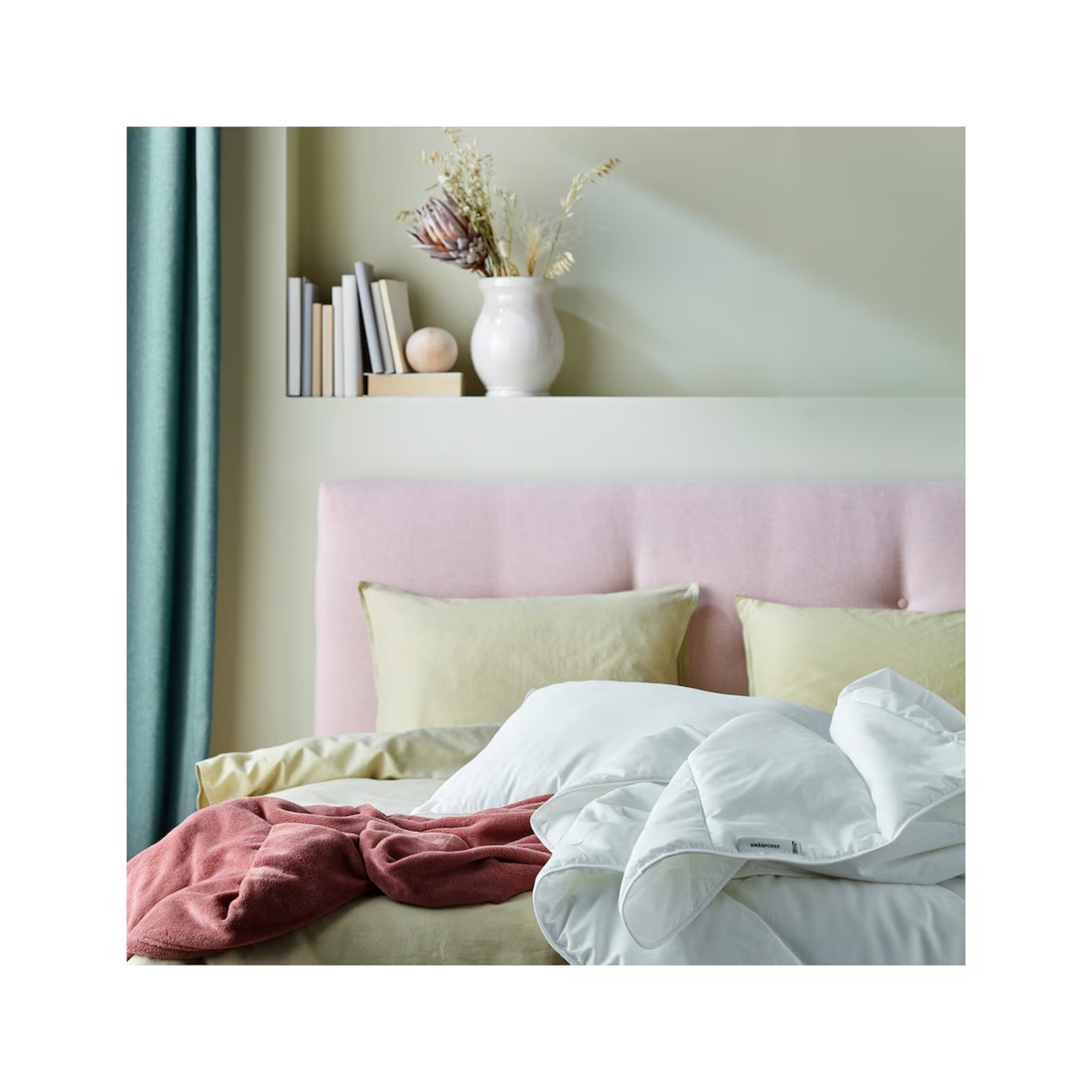 IKEA “SMÅSPORRE” All Seasons Duvet